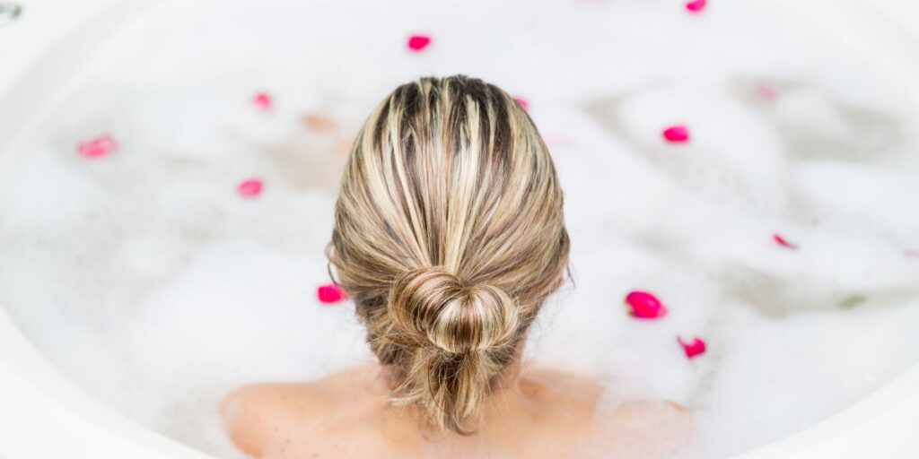 What Are the Best Bath Soaks for Muscle Relief?
