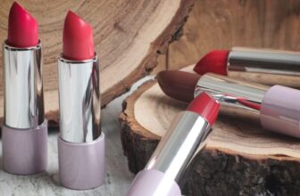 What Are the Benefits of Using Lip Tints Vs. Traditional Lipsticks?